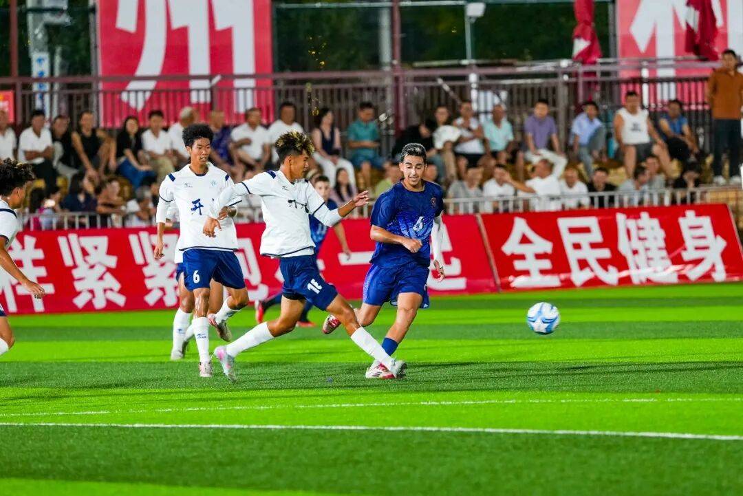 足球盛宴上演，激情刺激助力全队疯狂
