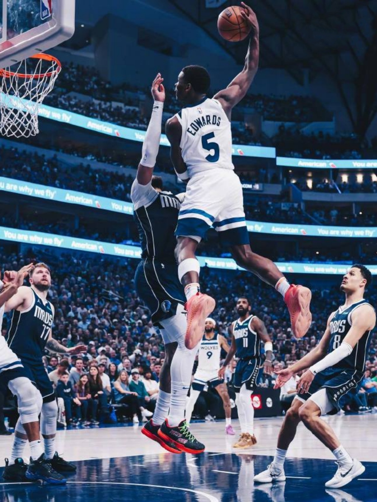 骑士鏖战灰熊,布伦森带队取胜 骑士鏖战灰熊,布伦森带队取胜