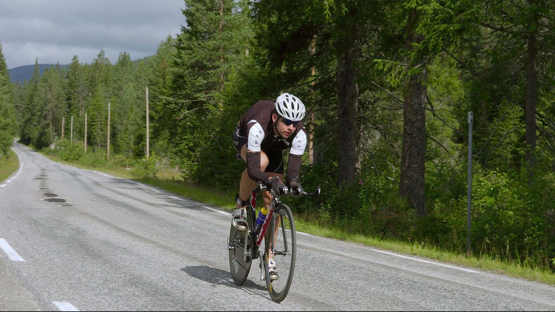 赛道与球场的终极博弈，当F1争冠焦点战遇见马刺末节奇迹